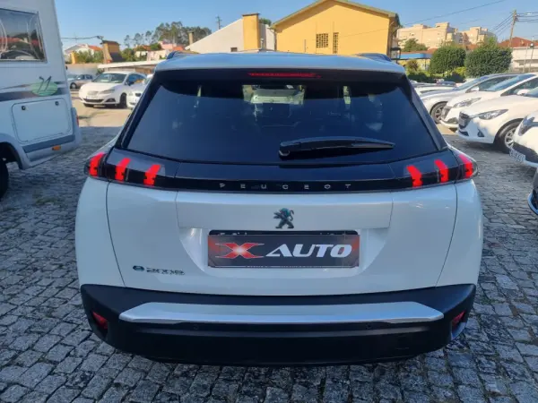 Peugeot e-2008 50 kWh Allure Pack 6