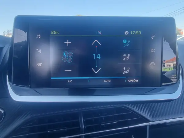 Peugeot e-2008 50 kWh Allure Pack 15