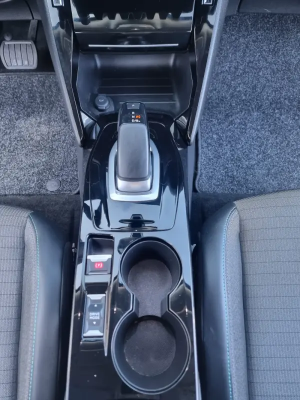 Peugeot e-2008 50 kWh Allure Pack 18