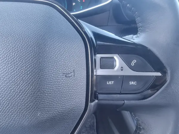 Peugeot e-2008 50 kWh Allure Pack 27