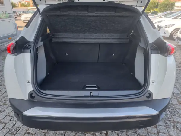 Peugeot e-2008 50 kWh Allure Pack 36