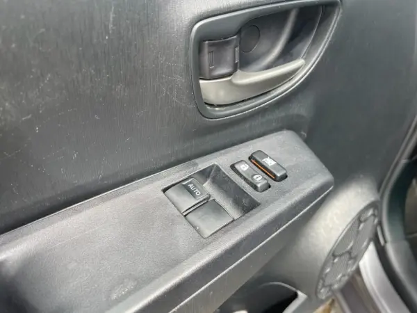 Toyota Yaris 1.0 VVT-i Comfort 29