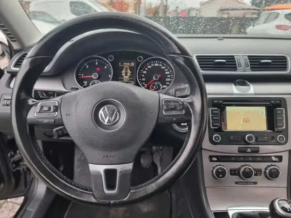 Volkswagen Passat Variant 1.6 TDi BlueMotion 9