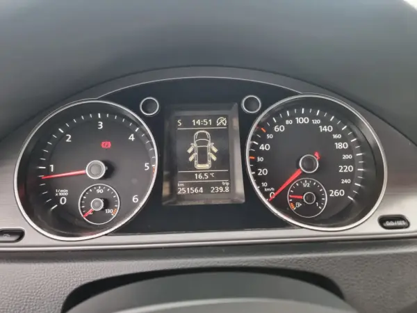 Volkswagen Passat Variant 1.6 TDi BlueMotion 13