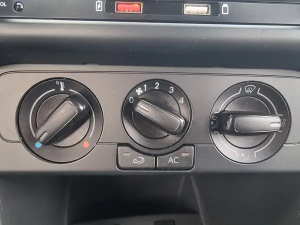 Volkswagen Polo 1.2 TDi Confortline 11