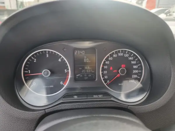 Volkswagen Polo 1.2 TDi Confortline 10