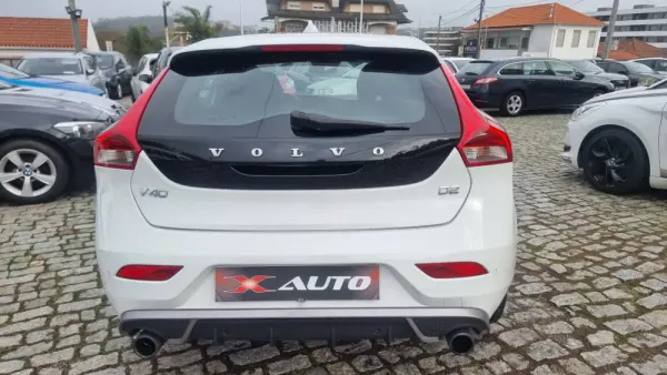 Volvo V40 2.0 D2 R-Design 6