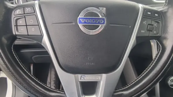 Volvo V40 2.0 D2 R-Design 17
