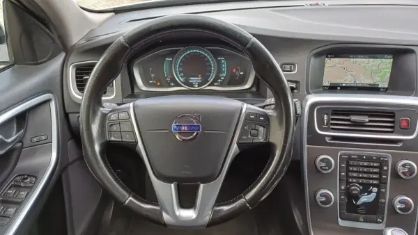 Volvo V60 Cross Country 2.0 D3 Summum 10