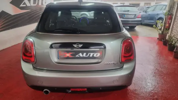 MINI 5 Portas Cooper D Auto 28
