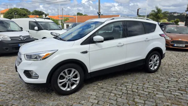 Ford Kuga 1.5 TDCi EcoBlue Titanium 1