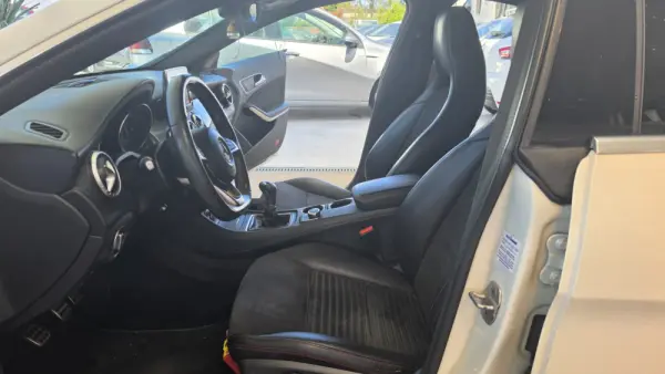 Mercedes-Benz CLA 180 (CDI) d AMG Line 8