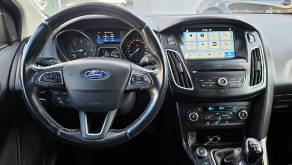 Ford Focus SW 1.5 TDCi EcoBlue Business 8