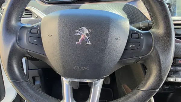 Peugeot 2008 1.6 e-HDi Allure 18