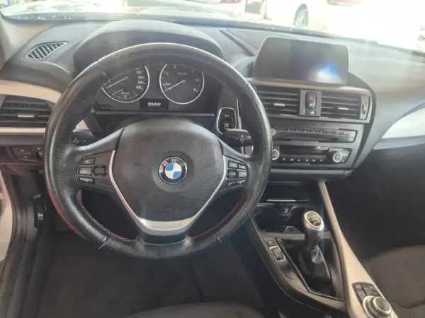 BMW 116 d Line Sport 5