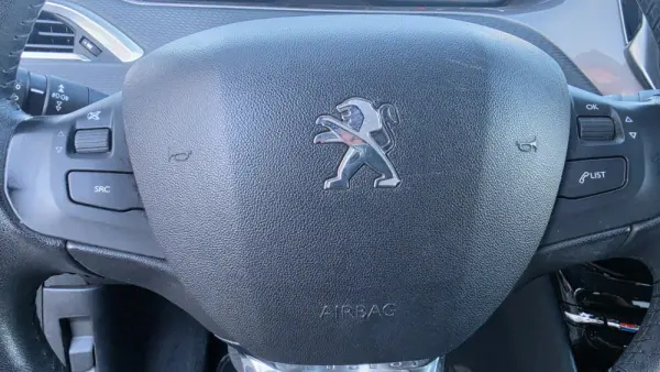 Peugeot 2008 1.6 e-HDi Allure 12