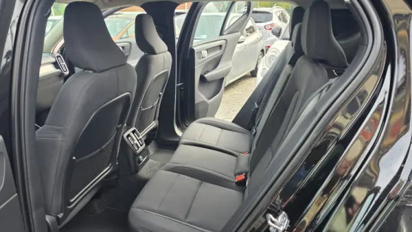 Volvo XC 40 1.5 T5 PHEV Momentum Plus 9
