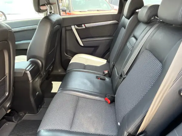Chevrolet Captiva 2.0 VCDi LT 7L 11