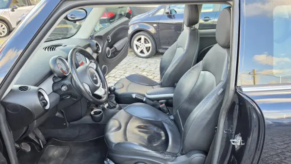 MINI 3 Portas Cooper D 9