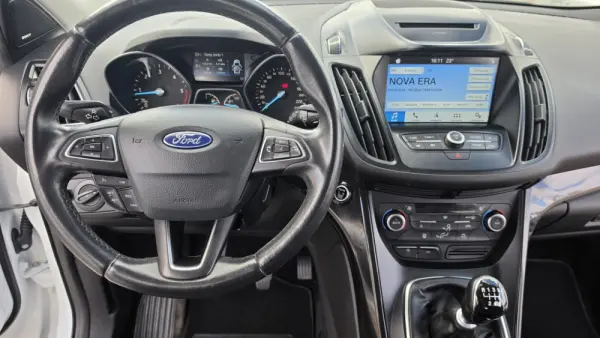 Ford Kuga 1.5 TDCi EcoBlue Titanium 7