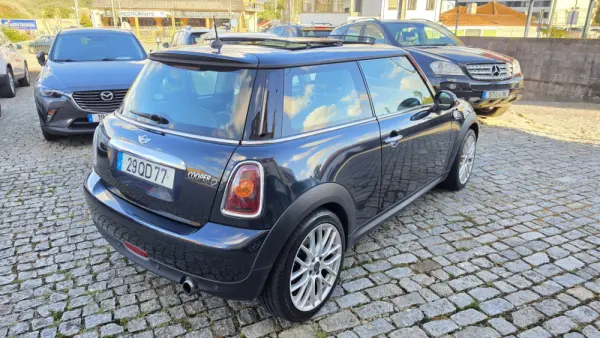MINI 3 Portas Cooper D 4