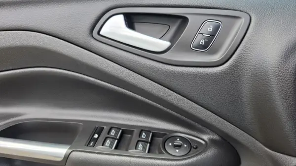 Ford Kuga 1.5 TDCi EcoBlue Titanium 21