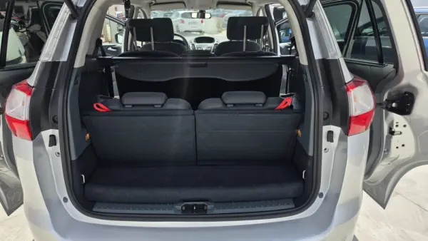 Ford Grand C-Max 1.6 TDCi Titanium Edition S/S 27