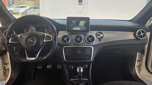 Mercedes-Benz CLA 180 (CDI) d AMG Line 5