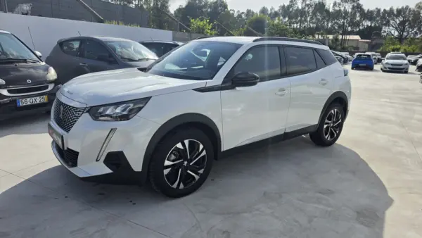 Peugeot e-2008 Allure 1
