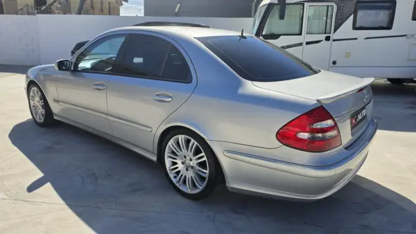 Mercedes-Benz 240 4