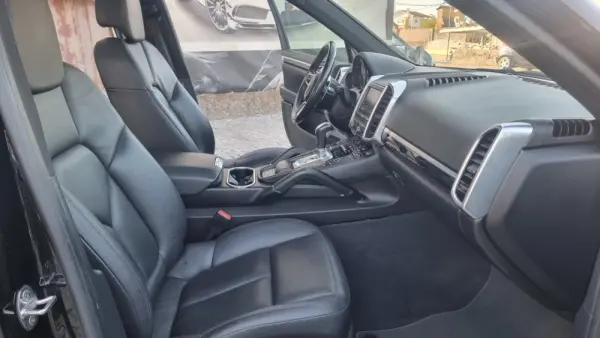 Porsche Cayenne S E-Hybrid 11