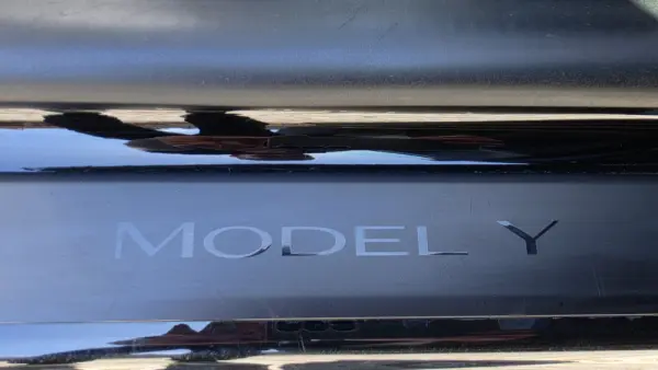 Tesla Model Y Long Range Tração Traseira Premium 27