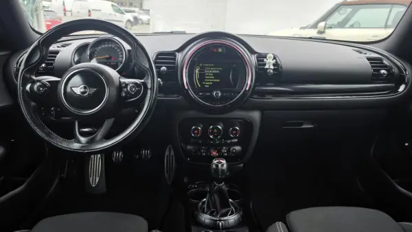 MINI Countryman One D Sport Edition 6