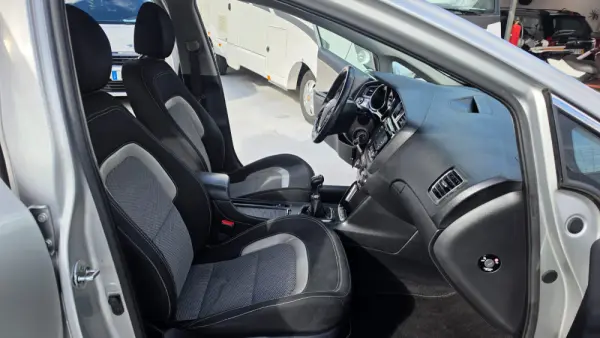 Kia Ceed SW 1.6 CRDi Prime 13