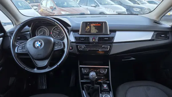 BMW 216 Active Tourer d Advantage 8