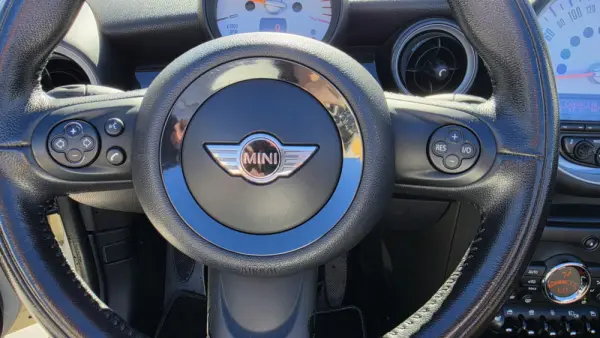MINI Cabrio Cooper D 19