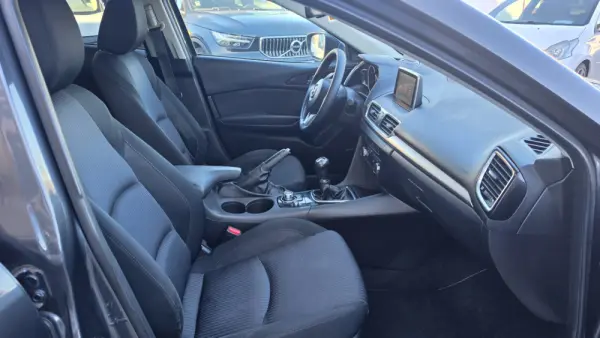 Mazda 3 1.5 Sky-D Excellence 8