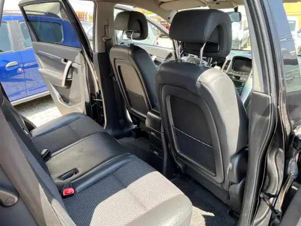 Chevrolet Captiva 2.0 VCDi LT 7L 10