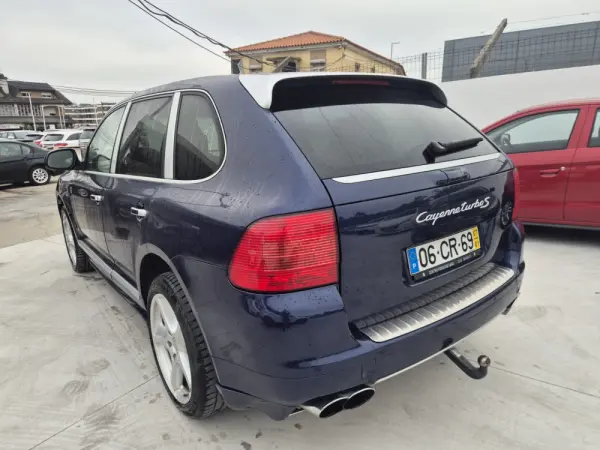 Porsche Cayenne Turbo S 9