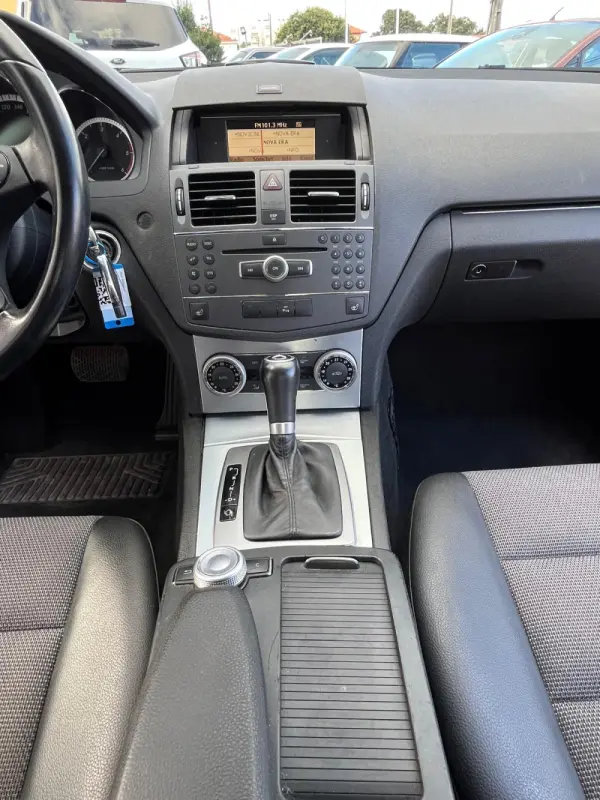 Mercedes-Benz C 200 16