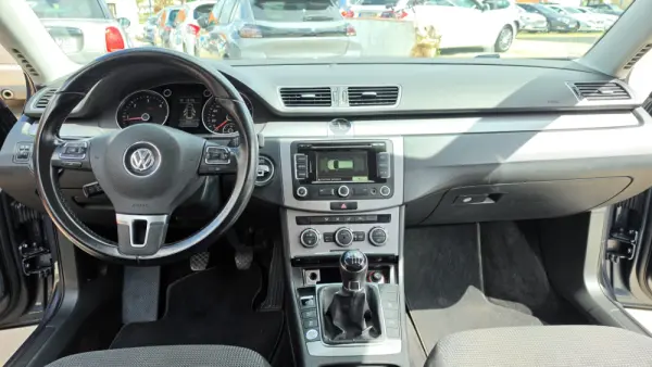 Volkswagen Passat Variant 1.6 TDI BlueMotion 6