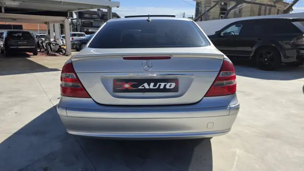 Mercedes-Benz 240 17