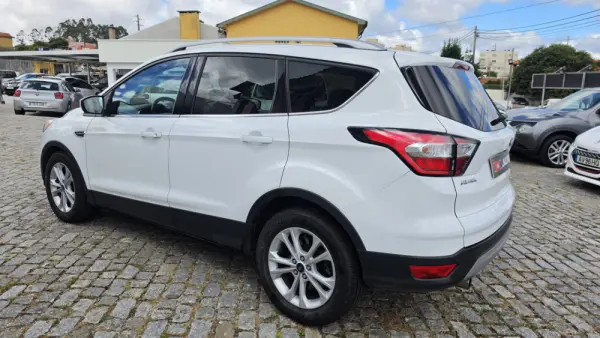 Ford Kuga 1.5 TDCi EcoBlue Titanium 4