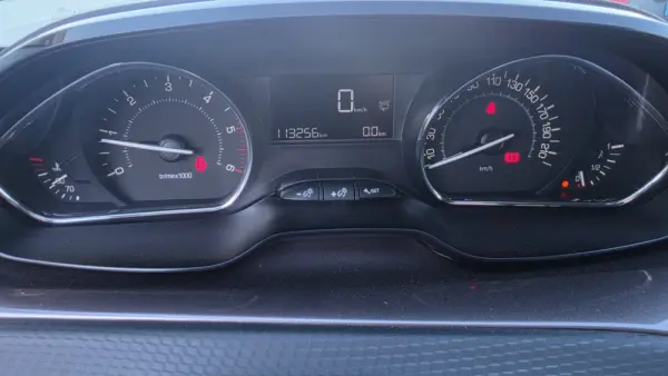 Peugeot 2008 1.6 e-HDi Allure 8