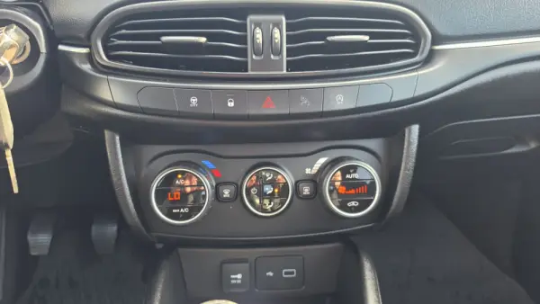 Fiat Tipo Station Wagon 1.3 M-Jet Lounge J17 18