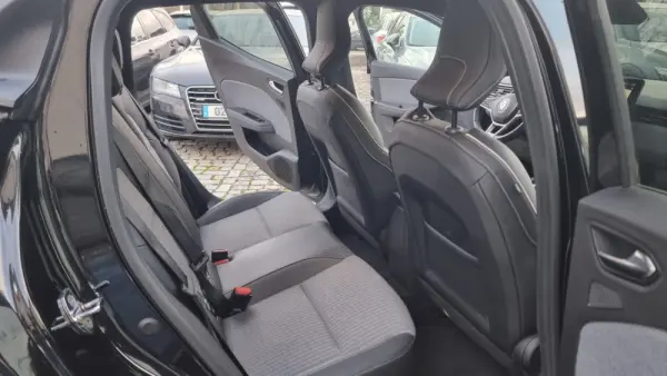 Renault Clio LUTECIA 8