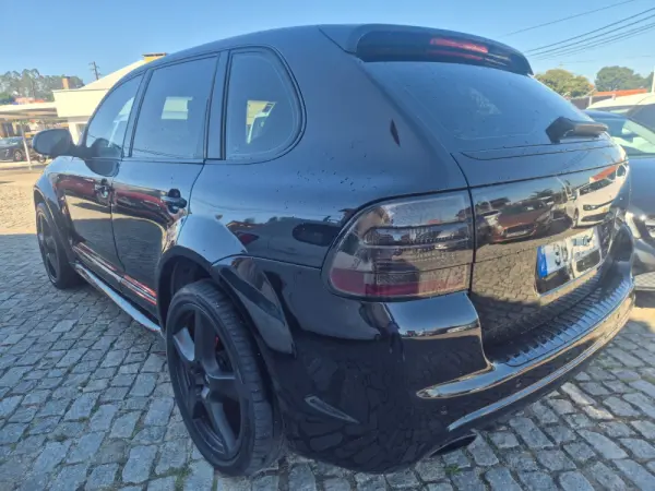 Porsche Cayenne V6 7