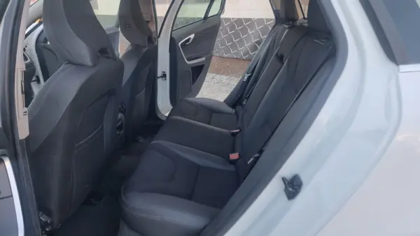 Volvo V60 1.6 D2 Momentum Eco 10