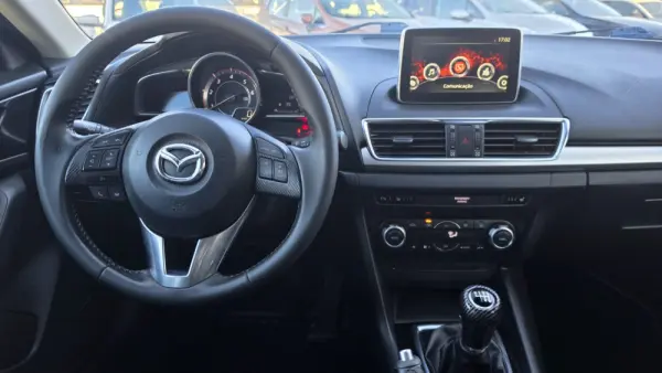 Mazda 3 1.5 Sky-D Excellence 11