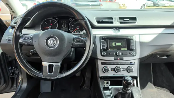 Volkswagen Passat Variant 1.6 TDI BlueMotion 7